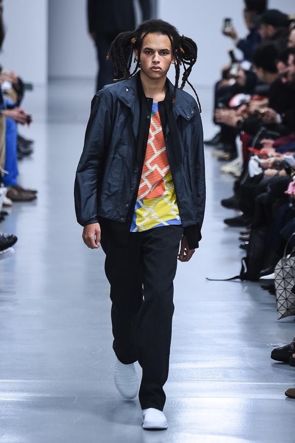 イッセイ ミヤケ メン(ISSEY MIYAKE MEN) 2018-19年秋冬メンズコレクション シルエット - 写真5