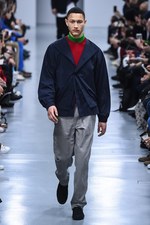 イッセイミヤケ　コレクションジャケット イッセイ ミヤケ（ISSEY MIYAKE）2023秋冬コレクション
