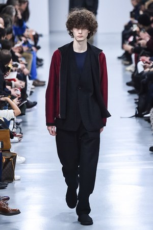 イッセイ ミヤケ メン 2018-19年秋冬コレクション - 都市生活の渦の中で｜写真9
