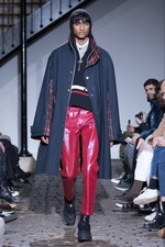 コモン スウェーデン 2018-19年秋冬コレクション - 近い未来のノスタルジー｜写真3