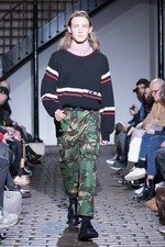 コモン スウェーデン 2018-19年秋冬コレクション - 近い未来のノスタルジー｜写真19