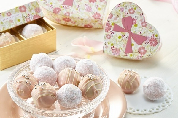 アトリエ アニバーサリー「甘酸っぱいストロベリー＆芳醇なローズシャンパン」