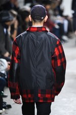 コム デ ギャルソン・ジュンヤ ワタナベ マン 18年秋冬コレクション、カナダグースなどコラボ多数｜写真11