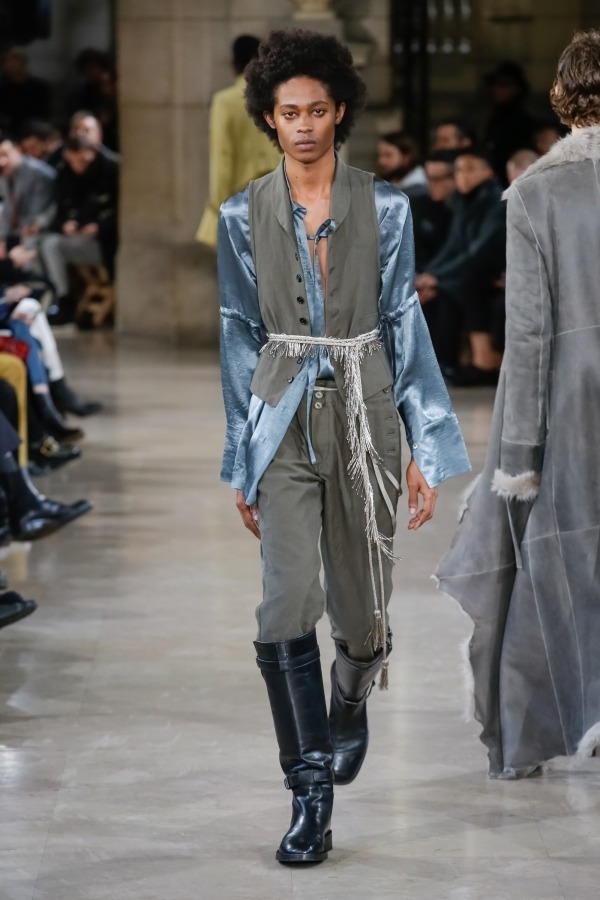 アン ドゥムルメステール(ANN DEMEULEMEESTER) 2018-19年秋冬メンズコレクション  - 写真21