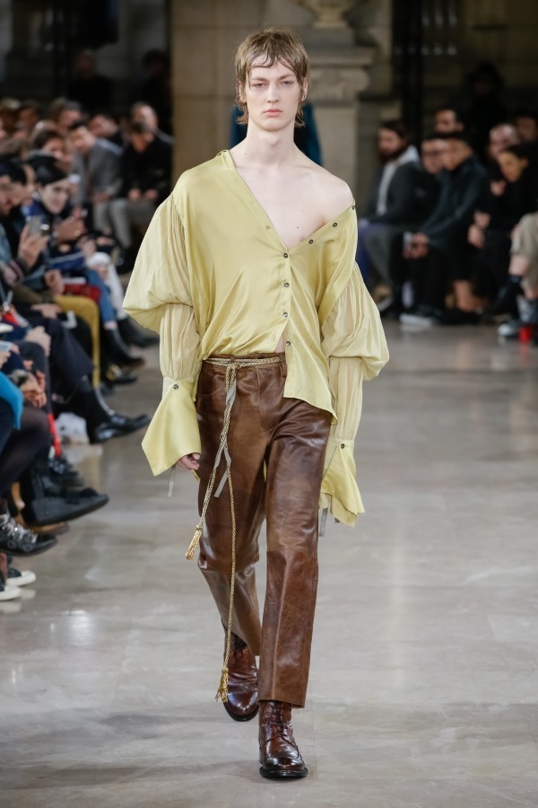 アン ドゥムルメステール(ANN DEMEULEMEESTER) 2018-19年秋冬メンズコレクション  - 写真23