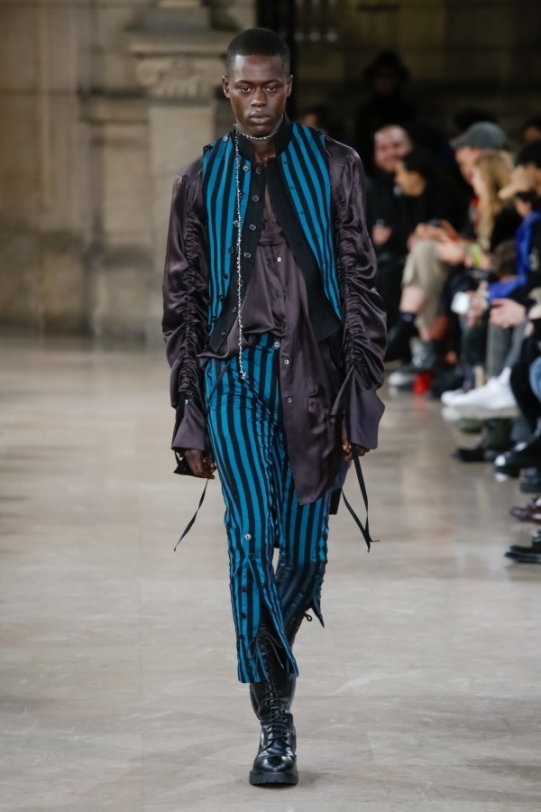 アン ドゥムルメステール(ANN DEMEULEMEESTER) 2018-19年秋冬メンズコレクション  - 写真26