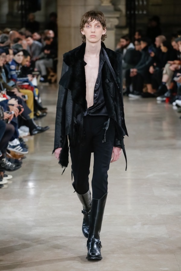 アン ドゥムルメステール(ANN DEMEULEMEESTER) 2018-19年秋冬メンズコレクション  - 写真35