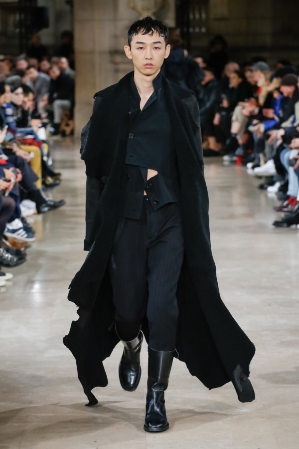 アン ドゥムルメステール(ANN DEMEULEMEESTER) 2018-19年秋冬メンズコレクション  - 写真36