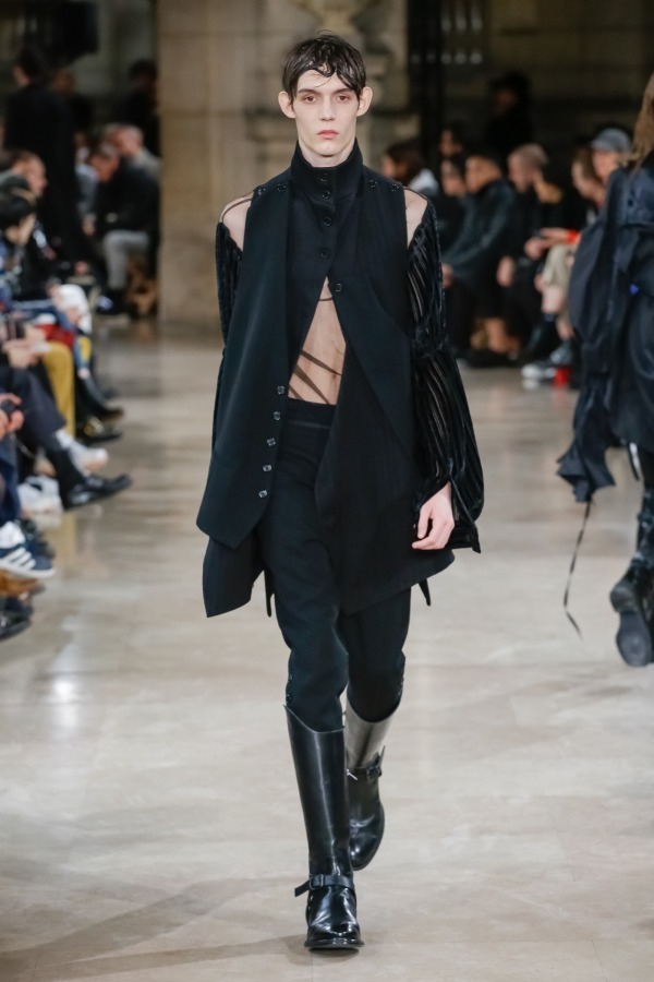 アン ドゥムルメステール(ANN DEMEULEMEESTER) 2018-19年秋冬メンズコレクション  - 写真38