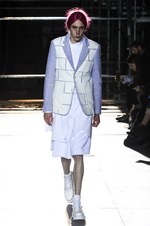 コム デ ギャルソン・オム プリュス 2018年秋冬コレクション - 白が示唆する反骨精神｜写真25