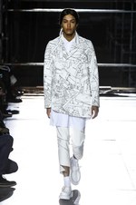 コム デ ギャルソン・オム プリュス 2018年秋冬コレクション - 白が示唆する反骨精神｜写真32