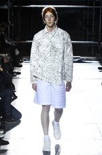 コム デ ギャルソン・オム プリュス 2018年秋冬コレクション - 白が示唆する反骨精神｜写真33