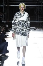 コム デ ギャルソン・オム プリュス 2018年秋冬コレクション - 白が示唆する反骨精神｜写真38