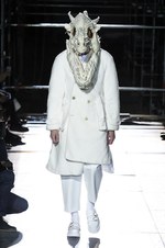 コム デ ギャルソン・オム プリュス 2018年秋冬コレクション - 白が示唆する反骨精神｜写真48