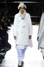 コム デ ギャルソン・オム プリュス 2018年秋冬コレクション - 白が示唆する反骨精神｜写真52