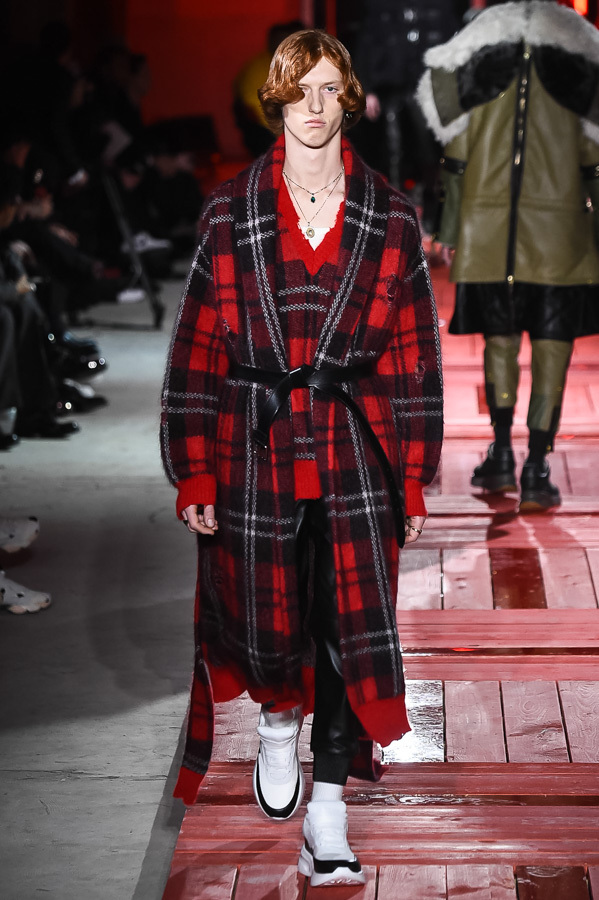 A mcqueen 18aw 34