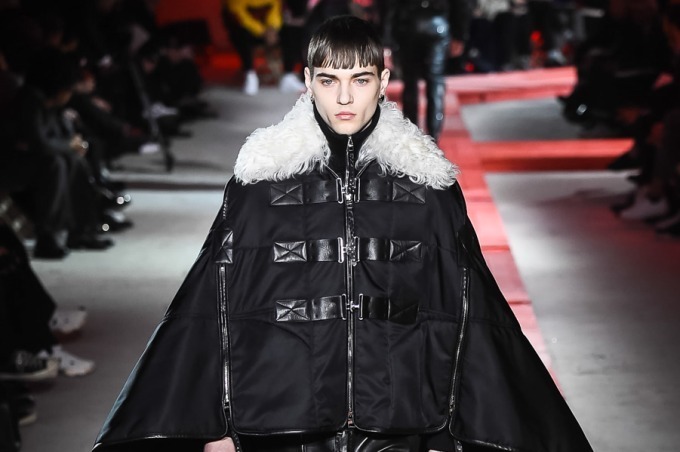 アレキサンダー・マックイーン 2018年秋冬コレクション - 英国紳士のエレガンスを起点に