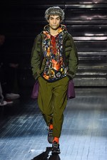 ホワイトマウンテニアリング 18年秋冬メンズコレクション - 90年代ストリートと融合した登山装備｜写真24