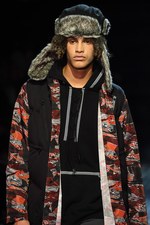 ホワイトマウンテニアリング 18年秋冬メンズコレクション - 90年代ストリートと融合した登山装備｜写真32