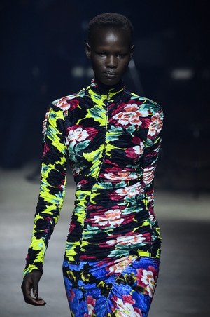 ケンゾー(KENZO) 2018年秋冬コレクション - 心へ響く、スクリーンからのメッセージ｜写真23