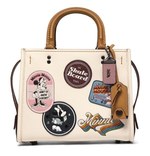 コーチ×ディズニー - ミニーマウスの耳がポイントのドット柄ハンドバッグ＆レトロなパッチ付きバッグ｜写真5