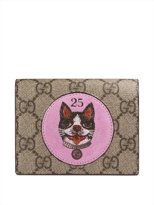 グッチから「戌年」コレクション - ミケーレの愛犬を描いた