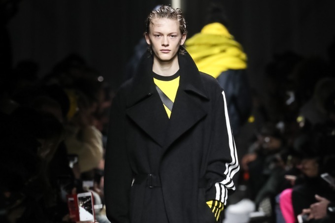 ワイスリー 2018-19年秋冬 ウィメンズ&メンズ コレクション