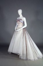 ポワレからディオール、バレンシアガ等イヴニング・ドレス150年のエレガンスを - 神戸ファッション美術館特別展示｜写真6