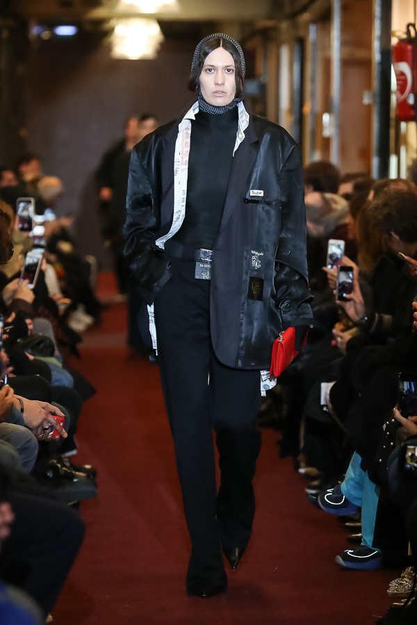 ヴェトモン(VETEMENTS) 2018-19年秋冬ウィメンズ&メンズコレクション シルエット - 写真2