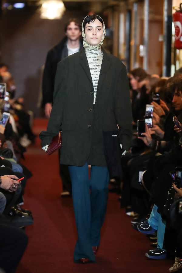 ヴェトモン(VETEMENTS) 2018-19年秋冬ウィメンズ&メンズコレクション シルエット - 写真3