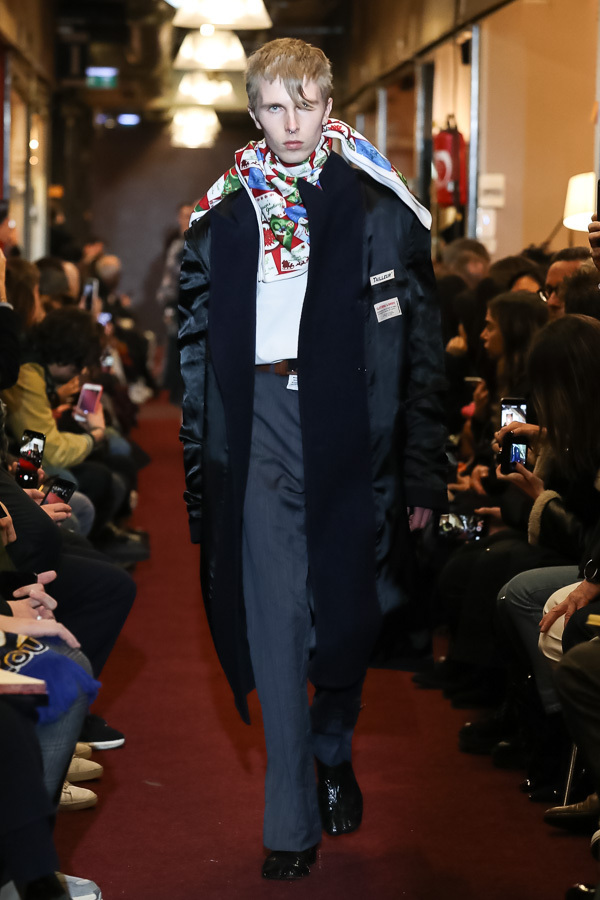 ヴェトモン(VETEMENTS) 2018-19年秋冬ウィメンズ&メンズコレクション シルエット - 写真8