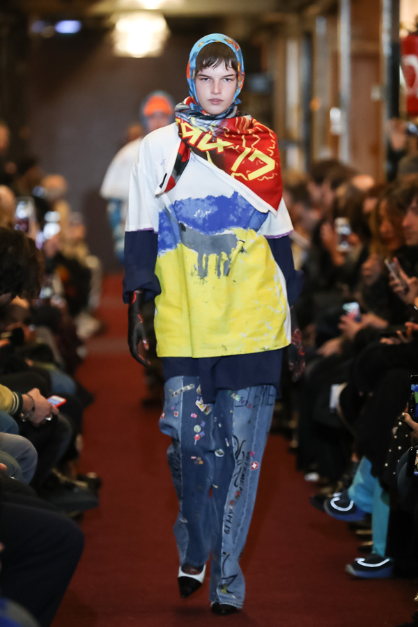 ヴェトモン(VETEMENTS) 2018-19年秋冬ウィメンズ&メンズコレクション  - 写真15