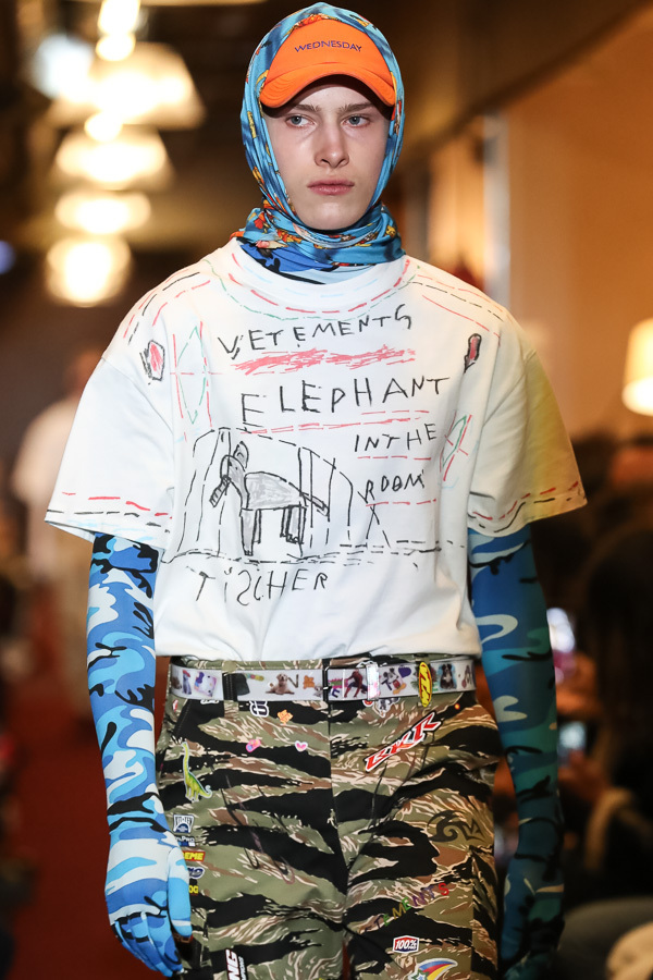 ヴェトモン(VETEMENTS) 2018-19年秋冬ウィメンズ&メンズコレクション  - 写真18