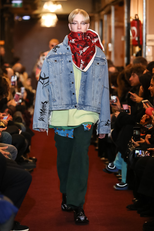 ヴェトモン(VETEMENTS) 2018-19年秋冬ウィメンズ&メンズコレクション  - 写真26