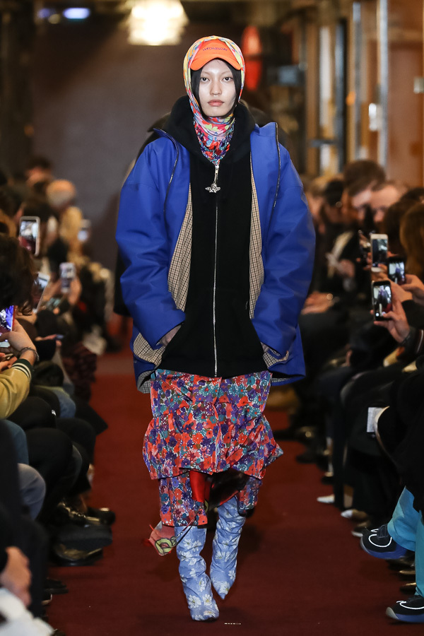 ヴェトモン(VETEMENTS) 2018-19年秋冬ウィメンズ&メンズコレクション  - 写真32