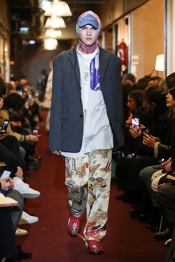 ヴェトモン(VETEMENTS) 2018-19年秋冬ウィメンズ&メンズコレクション  - 写真38