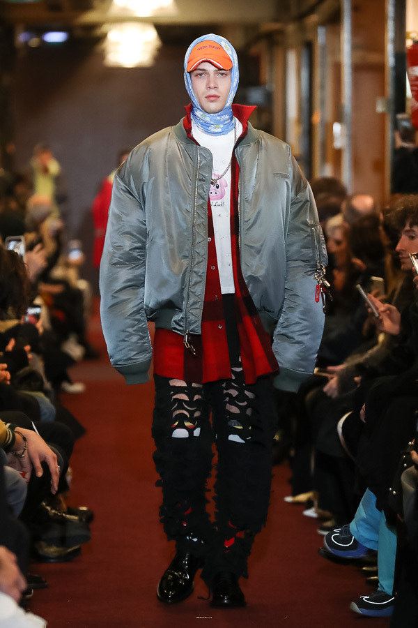 ヴェトモン(VETEMENTS) 2018-19年秋冬ウィメンズ&メンズコレクション  - 写真45