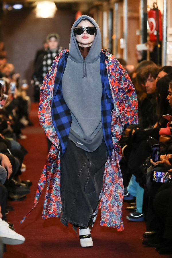 ヴェトモン(VETEMENTS) 2018-19年秋冬ウィメンズ&メンズコレクション シルエット - 写真44