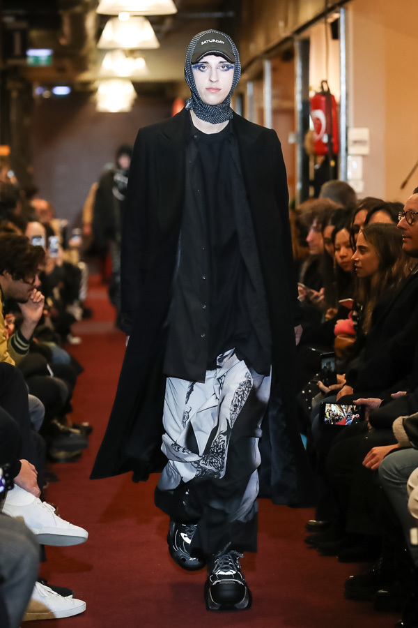 ヴェトモン(VETEMENTS) 2018-19年秋冬ウィメンズ&メンズコレクション シルエット - 写真46