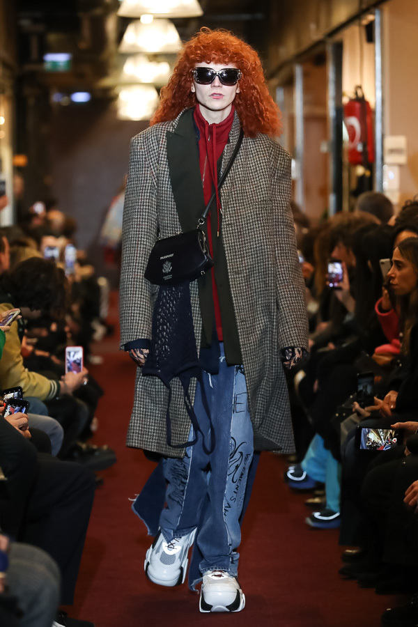 ヴェトモン(VETEMENTS) 2018-19年秋冬ウィメンズ&メンズコレクション シルエット - 写真52