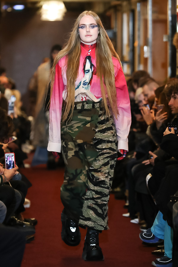 ヴェトモン(VETEMENTS) 2018-19年秋冬ウィメンズ&メンズコレクション シルエット - 写真54