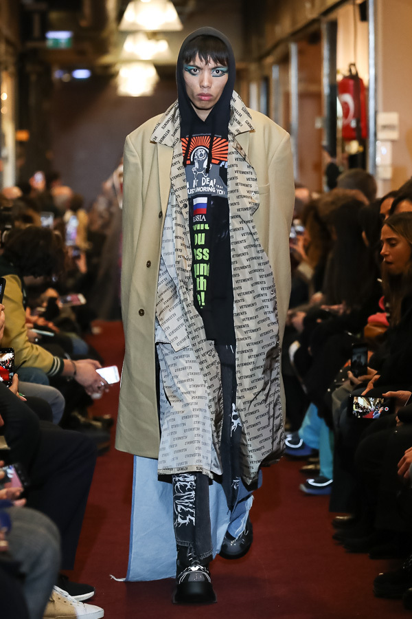 ヴェトモン(VETEMENTS) 2018-19年秋冬ウィメンズ&メンズコレクション  - 写真68