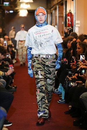 ヴェトモン 2018-19年秋冬コレクション - 歩んできた過去と歩みたい未来｜写真17