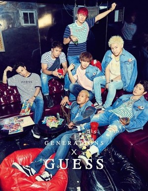 GENERATIONS × guess ロンT