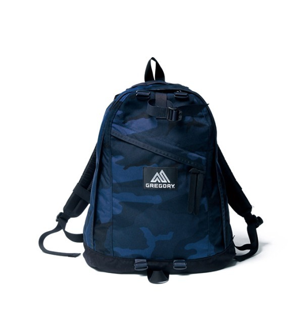 SOPHNET. x GREGORY DAYPACK NAVY CAMO