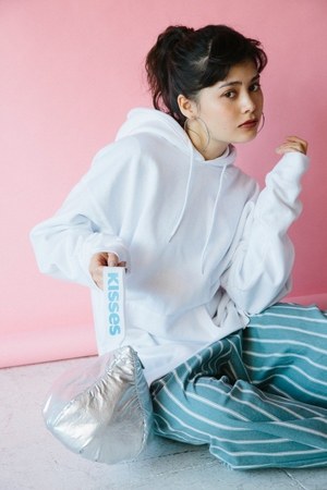 レスポートサック×ハーシー「キスチョコ」モチーフのバッグや