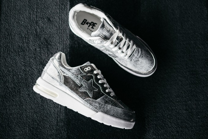 A BATHING APE（アベイシングエイプ）の「STUDDED BAPE STA LOW