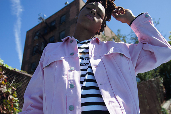 2018年春夏コレクション｜GUESS GREEN LABELの新作、クマフーディー＆”ミレニアムピンク“色のデニムジャケット