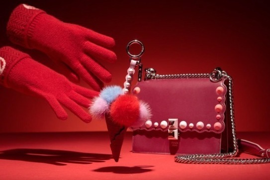 フェンディから旧正月を祝うカプセルコレクション、幸運の象徴"レッドカラー"のバッグや財布