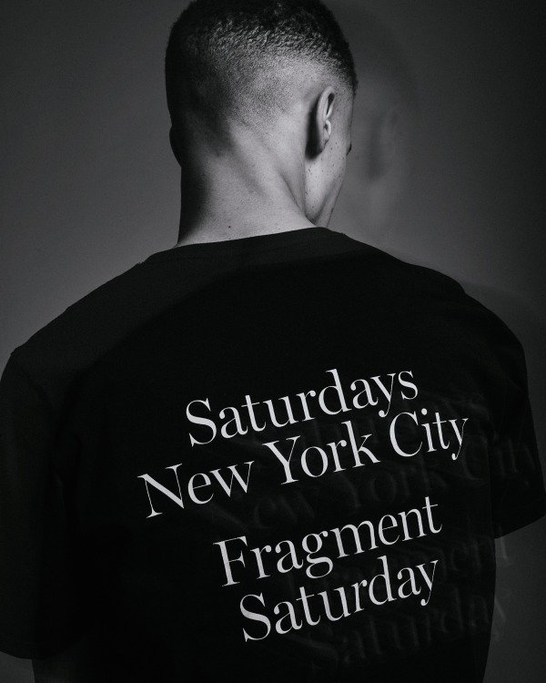 サタデーズNYC×フラグメント - ”稲妻ロゴ”を配したコラボパーカーやTシャツ｜写真8
